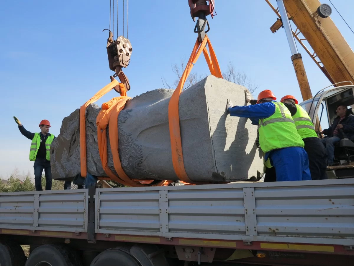 Site Prep Hauling: Dirt & Concrete Removal